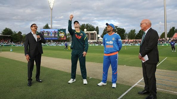 IND vs AUS, 3rd T20I : भारत ने ऑस्‍ट्रेलिया के खिलाफ टॉस जीत चुनी बॉलिंग, हर्षित राणा-कुलदीप समेत तीन खिलाड़ी बाहर, जानें दोनों टीमों की प्‍लेइंग XI