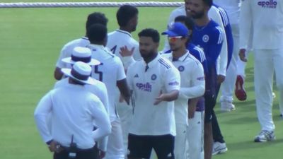 ऋषभ पंत के 90 रन और अंशुल कंबोज की नॉटआउट 37 रन की पारी के दम पर भारत ए की रोमांचक जीत, साउथ अफ्रीका ए को तीन विकेट से हराया SportsTak Hindi