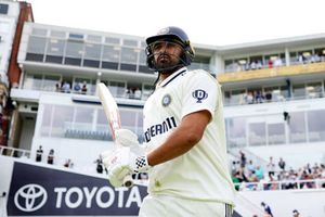 करुण नायर का बवाल, 2 साल में तीसरा दोहरा शतक जड़ सेलेक्टर्स को दिया जवाब, क्या टीम इंडिया में होगी वापसी ? SportsTak Hindi