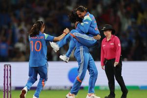 महिला टीम इंडिया के वर्ल्ड चैंपियन बनने पर विराट कोहली  ने दी बधाई! कहा - आप सभी पर नाज है और...  SportsTak Hindi