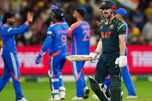 IND vs AUS: ट्रेविस हेड ने छोड़ी टीम, इस वजह से भारत के खिलाफ आखिरी दो टी20 मैच नहीं खेलने का लिया फैसला SportsTak Hindi