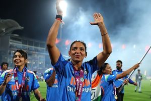 'एक दूसरे को मैसेज करना शुरू कर दिया', वर्ल्ड कप फाइनल से ठीक पहले BCCI का वो कदम जिसने टीम इंडिया में भर दी नई जान SportsTak Hindi