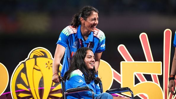 मैदान पर छलका दर्द, हरमनप्रीत कौर बोलीं- प्रतिका को चोट लगते ही टीम का हर सदस्य... SportsTak Hindi