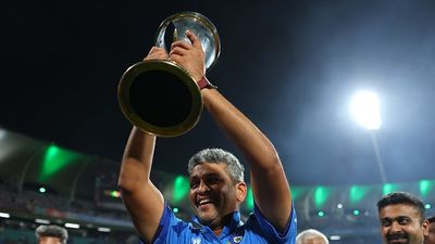 अगले 7 घंटे... CWC 2025 फाइनल से पहले कोच अमोल मजूमदार ने खिलाड़ियों को दिया था ये गुरु मंत्र, VIDEO में हुआ खुलासा SportsTak Hindi