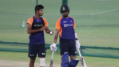 सुंदर जा रहे CSK और केएल राहुल KKR? IPL 2026 ऑक्शन से पहले दोनों खिलाड़ियों पर क्या है हलचल SportsTak Hindi