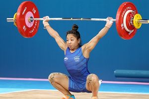 मीराबाई चानू की वेट कैटेगरी ओलिंपिक 2028 से हटी, भारत को तगड़ा झटका  SportsTak Hindi