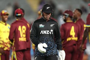 NZ vs WI: चेस और सील्स की जोड़ी ने किया कमाल, पहले टी20 में वेस्ट इंडीज की 7 रन से जीत, सैंटनर की अर्धशतकीय पारी पर पानी फिरा SportsTak Hindi