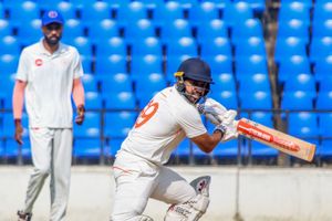 पहले शतक फिर जड़ा दोहरा, इसके बावजूद टेस्ट टीम में नहीं मिली जगह, क्या अब इस बैटर के लिए सब खत्म ? SportsTak Hindi