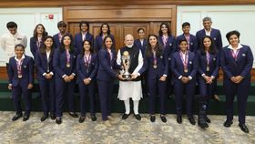 PM Modi with womens team india PM Modi with womens team india
