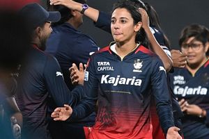 36 साल का पूर्व स्पिनर बना रॉयल चैलेंजर्स बेंगलुरु का नया हेड कोच, WPL 2026 से पहले फ्रेंचाइज का बड़ा फैसला SportsTak Hindi