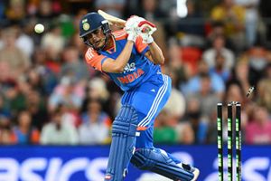 शुभमन गिल के सपोर्ट में उतरा भारतीय गेंदबाज, कहा - जो लोग उसे टी20 से बाहर... SportsTak Hindi