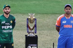 बड़ी खबर: BCCI ने ICC के सामने उठाया एशिया कप ट्रॉफी की चोरी का मुद्दा, मामला सुलझाने को हुआ यह फैसला SportsTak Hindi