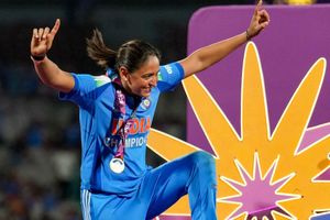 वर्ल्ड कप फाइनल से पहले सचिन तेंदुलकर ने हरमनप्रीत को फोन पर क्या कहा ? अब खुला राज SportsTak Hindi