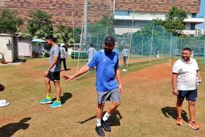 रोहित शर्मा की साउथ अफ्रीका के खिलाफ वनडे सीरीज की तैयारी शुरू, रणजी ट्रॉफी मैच के बीच की ट्रेनिंग, Video SportsTak Hindi