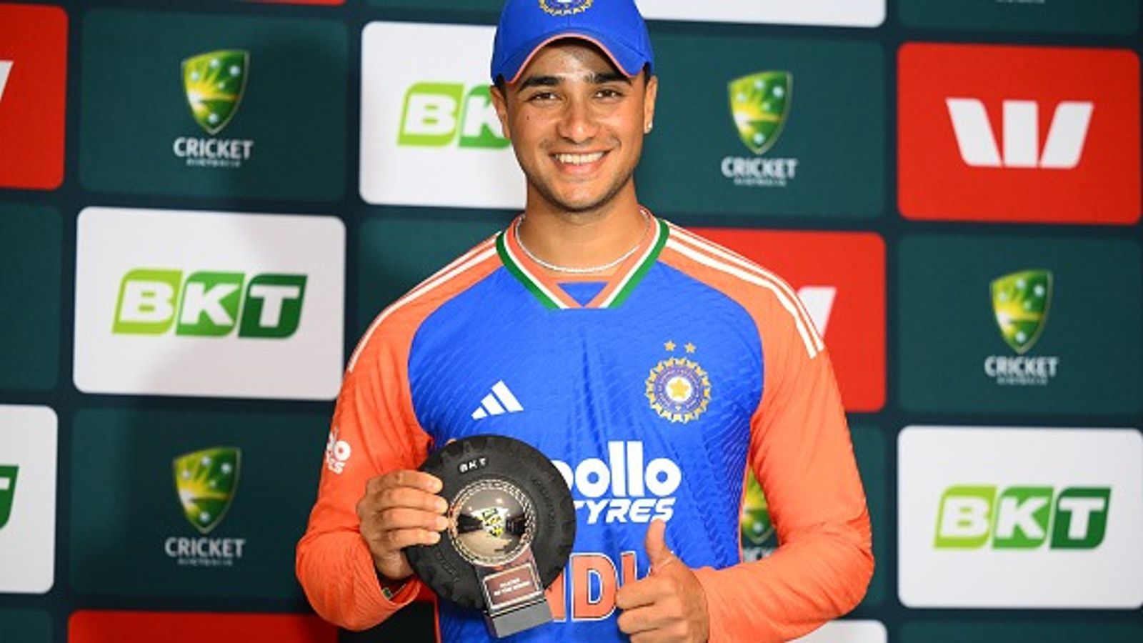 IND vs AUS: अभिषेक शर्मा ने क्यों सीरीज जल्दी छोड़ने के लिए हेजलवुड का किया शुक्रिया? प्लेयर ऑफ द सीरीज बनने के बाद खोला राज IND vs AUS: अभिषेक शर्मा ने क्यों सीरीज जल्दी छोड़ने के लिए हेजलवुड का किया शुक्रिया? प्लेयर ऑफ द सीरीज बनने के बाद खोला राज