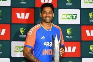 ऑस्ट्रेलिया में सीरीज जीत के बाद ट्रॉफी को लेकर सूर्यकुमार यादव ने तोड़ी चुप्पी, कहा - आखिरकार इसे छूने... SportsTak Hindi