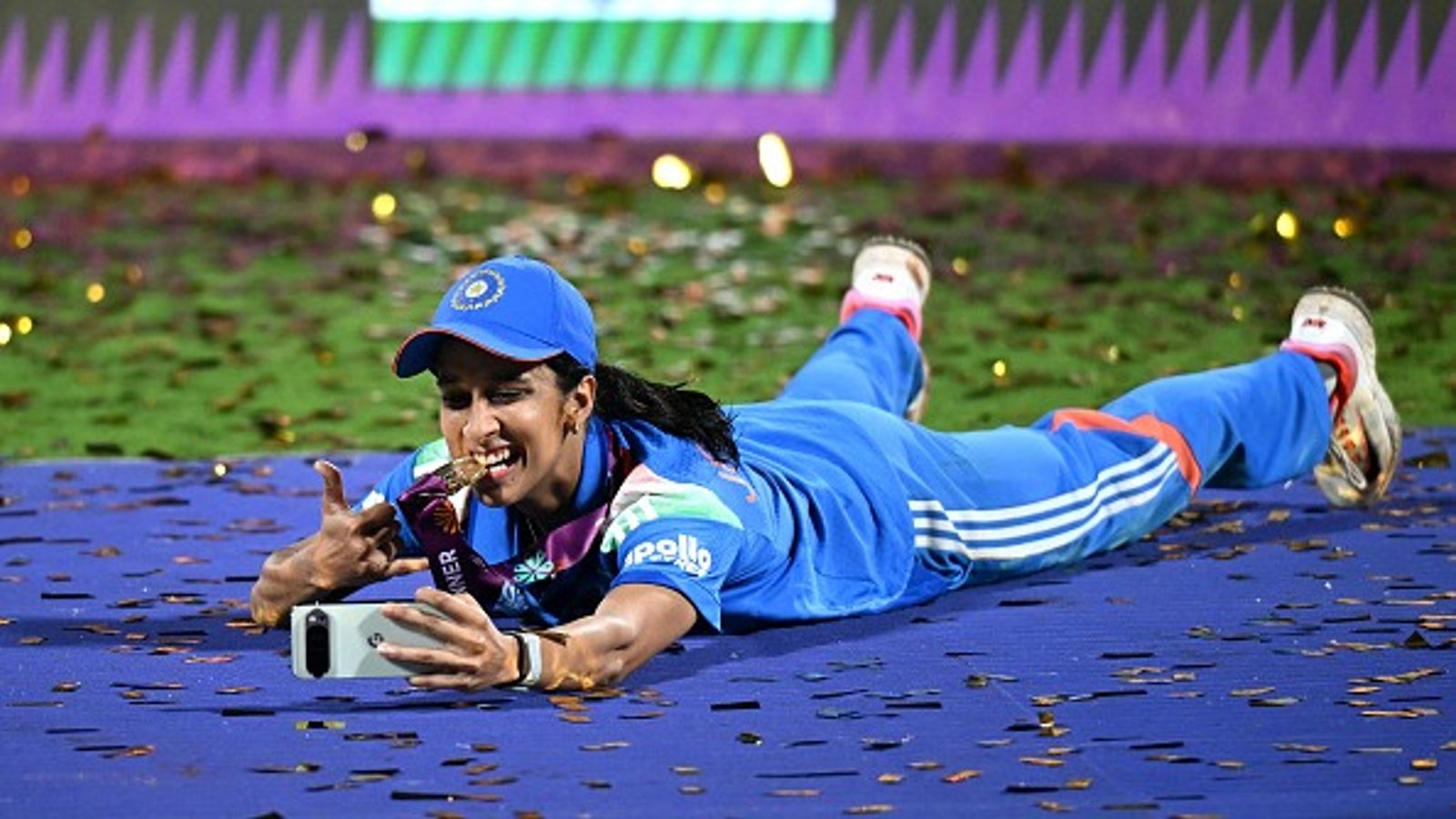 'मुझे पता नहीं था कि ऑस्ट्रेलिया में घुसने दिया जाएगा', WBBL खेलने पहुंची जेमिमा रॉड्रिग्स ने क्यों कहा ऐसा 'मुझे पता नहीं था कि ऑस्ट्रेलिया में घुसने दिया जाएगा', WBBL खेलने पहुंची जेमिमा रॉड्रिग्स ने क्यों कहा ऐसा