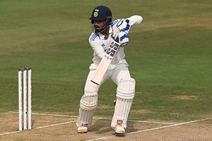 धाकड़ भारतीय खिलाड़ी चोट के चलते 4 महीने के लिए बाहर! 2 महीने से बरसा रहा था रन SportsTak Hindi