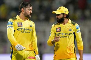 IPL 2026 Retentions: संजू सैमसन को राजस्थान से लेने के लिए जडेजा के अलावा CSK के किन-किन खिलाड़ियों के चल रहे नाम SportsTak Hindi