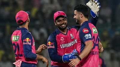 कौन संभालेगा राजस्थान रॉयल्स की कप्तानी? संजू सैमसन को रिप्लेस करने की रेस में रियान पराग नहीं, बल्कि ये हैं दो सरप्राइज नाम SportsTak Hindi