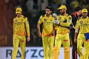 चेन्नई सुपर किंग्स का प्लान फेल, इस फ्रेंचाइज ने ठुकराया CSK का ट्रेड ऑफर, जानिए किस खिलाड़ी को पाना चाहती थी धोनी की सेना SportsTak Hindi