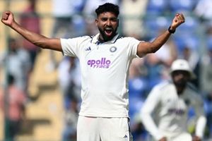 IND vs SA : सिराज ने टेस्ट सीरीज से पहले साउथ अफ्रीका को बताया दमदार, कहा - पाकिस्तान को उसके घर में... SportsTak Hindi