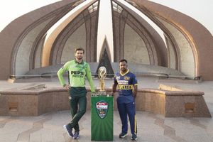 श्रीलंका क्रिकेट का शर्मनाक चेहरा, इस्लामाबाद बम विस्फोट से डरे खिलाड़ियों को घर लौटने पर कार्रवाई की धमकी, पाकिस्तान में खेलने पर बोर्ड ने किया मजबूर SportsTak Hindi