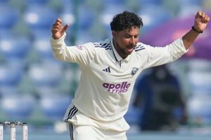 IND vs SA : अक्षर पटेल और कुलदीप यादव में किसे मिलेगा कोलकाता टेस्ट में मौका? शुभमन गिल ने दिया जवाब SportsTak Hindi