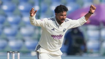 IND vs SA : अक्षर पटेल और कुलदीप यादव में किसे मिलेगा कोलकाता टेस्ट में मौका? शुभमन गिल ने दिया जवाब Kuldeep Yadav