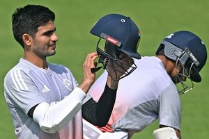 IND vs SA: कोलकाता टेस्ट से पहले शुभमन गिल का इन खिलाड़ियों ने बढ़ाया सिरदर्द, कप्तान ने कहा- हमेशा ऐसा ही होता है, टकराव की... SportsTak Hindi