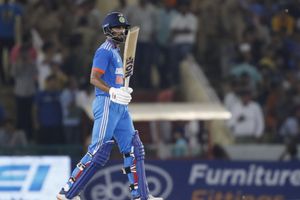 IND A vs SA A: ऋतुराज गायकवाड़ ने साउथ अफ्रीका के खिलाफ ठोका शतक, 17वीं बार उड़ाया सैकड़ा, कोहली को इस मामले में पछाड़ा SportsTak Hindi