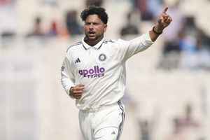 IND vs SA: कुलदीप यादव शादी के लिए छोड़ेंगे टीम इंडिया का साथ! साउथ अफ्रीका के खिलाफ सीरीज के बीच BCCI से मांगी छुट्टी SportsTak Hindi