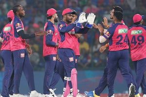 IPL 2026, RR Retained and Released list: राजस्थान रॉयल्स ने संजू सैमसन को किया रिलीज, जानें किन खिलाड़ियों को किया रिटेन SportsTak Hindi