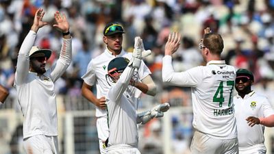 IND vs SA: हार्मर-यानसन के आगे भारतीय बल्लेबाजों ने घुटने टेके, 189 पर पहली पारी खत्म, 30 रन की मिली बढ़त SportsTak Hindi