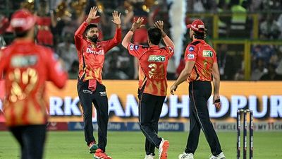 IPL 2026 Punjab Kings Retained & Released Players List: पंजाब किंग्स ने इन खिलाड़ियों को किया रिलीज, देखिए पूरी लिस्ट SportsTak Hindi