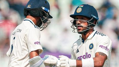 IND vs SA: टीम इंडिया क्या 124 रनों का पीछा कर साउथ अफ्रीका के खिलाफ जीत पाएगी कोलकाता टेस्ट, जानें क्या है रिकॉर्ड? SportsTak Hindi