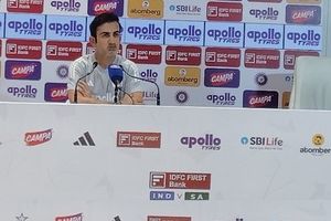 IND vs SA: गौतम गंभीर ने पिच विवाद पर तोड़ी चुप्पी, कोलकाता के विकेट को खराब बताने वालों को जमकर सुनाया, कहा- जिन लोगों ने... SportsTak Hindi