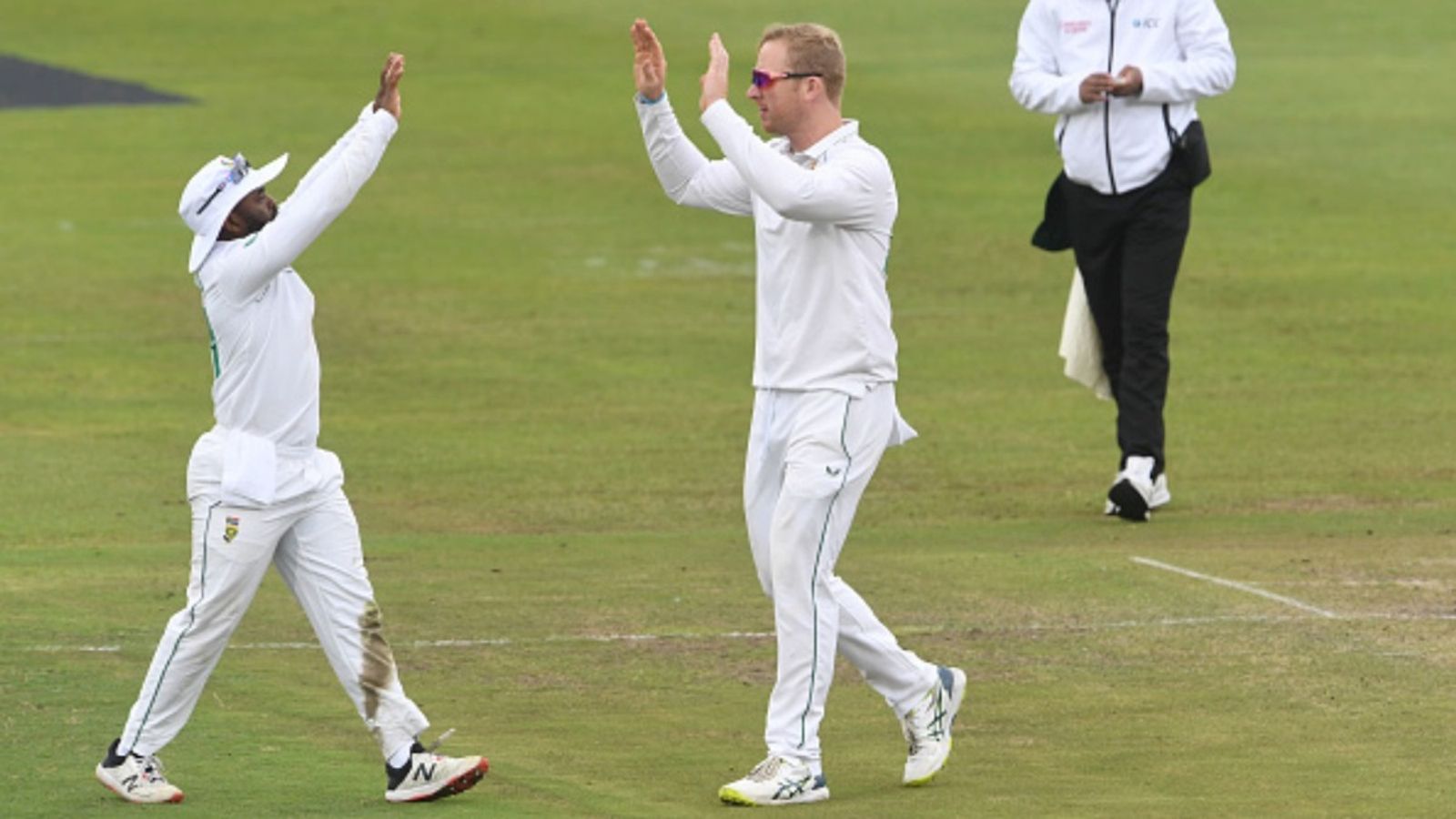 कौन हैं साइमन हार्मर जिनकी फिरकी के आगे ढेर हुई टीम इंडिया, 10 साल पहले भारत दौरे के बाद खत्म हो गया था करियर, ले चुके हैं 1000 प्लस विकेट कौन हैं साइमन हार्मर जिनकी फिरकी के आगे ढेर हुई टीम इंडिया, 10 साल पहले भारत दौरे के बाद खत्म हो गया था करियर, ले चुके हैं 1000 प्लस विकेट