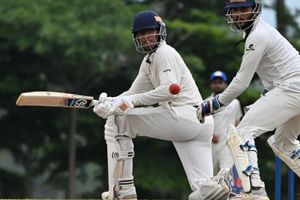 CSK ने जिसे बिना खिलाए छोड़ा उसने अगले ही दिन शतक फोड़ा, रिंकू सिंह की टीम के बॉलर्स को खूब तोड़ा SportsTak Hindi