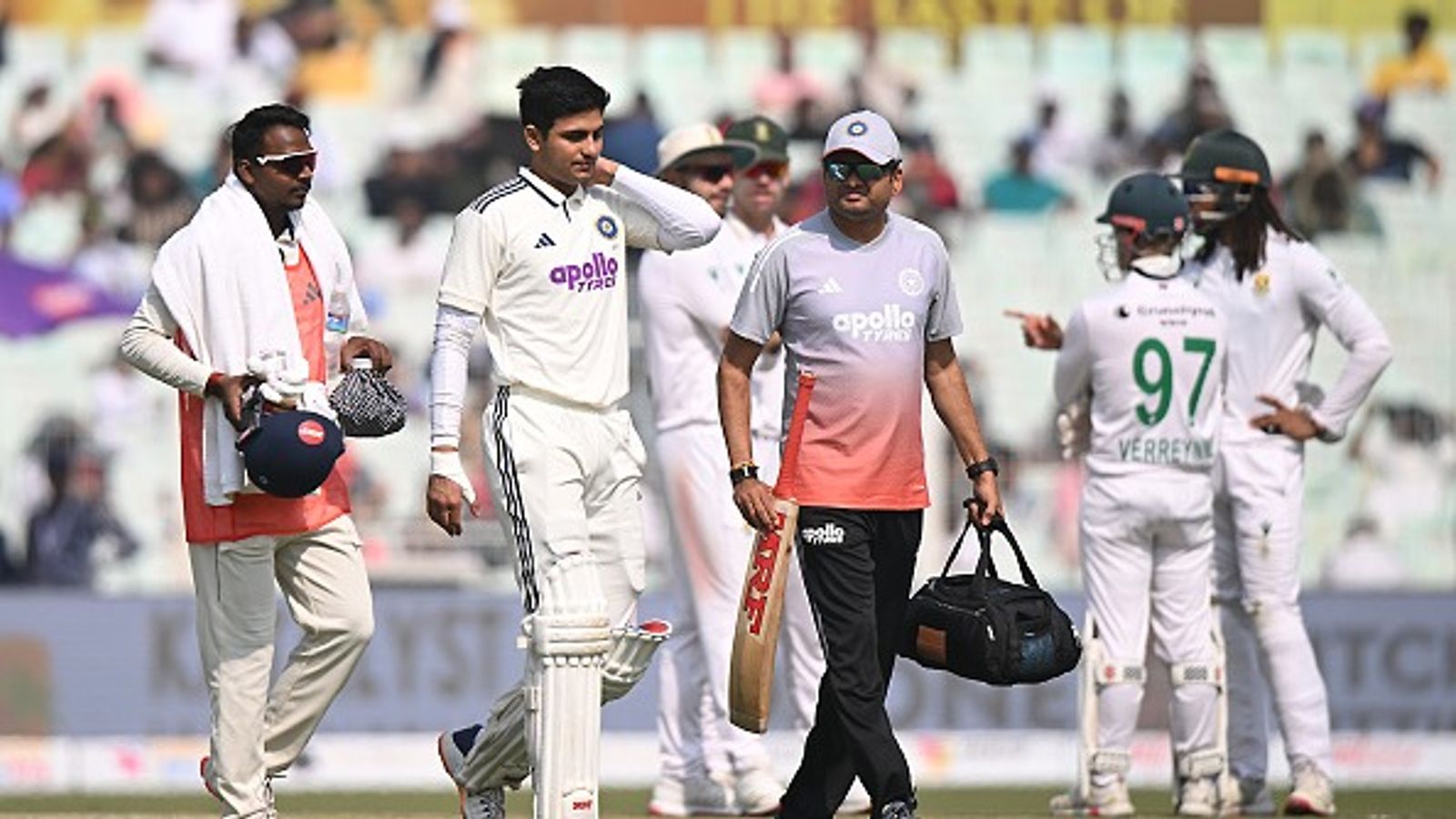 क्या गर्दन में खिंचाव के बाद शुभमन गिल साउथ अफ्रीका के खिलाफ खेलेंगे दूसरा टेस्ट? कोच गंभीर ने दी सबसे बड़ी अपडेट क्या गर्दन में खिंचाव के बाद शुभमन गिल साउथ अफ्रीका के खिलाफ खेलेंगे दूसरा टेस्ट? कोच गंभीर ने दी सबसे बड़ी अपडेट