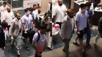 शुभमन गिल का अस्पताल से छुट्टी मिलने के बाद पहला Video आया सामने, सर्वाइकल कॉलर पहने बाहर निकले दिखे भारतीय कप्तान SportsTak Hindi