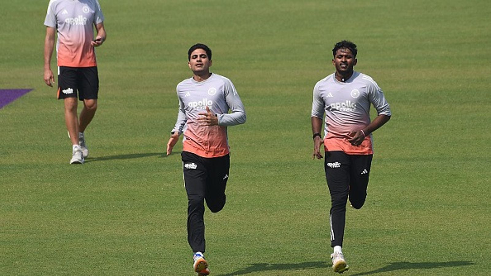 साउथ अफ्रीका के खिलाफ अगर दूसरे टेस्ट से बाहर होते हैं शुभमन गिल तो कौन करेगा रिप्लेस? पूर्व कप्तान ने दिया जवाब साउथ अफ्रीका के खिलाफ अगर दूसरे टेस्ट से बाहर होते हैं शुभमन गिल तो कौन करेगा रिप्लेस? पूर्व कप्तान ने दिया जवाब