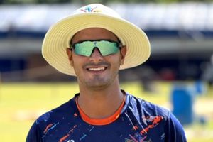 बिना रन दिए 5 बल्लेबाजों का किया शिकार, 8 विकेट के साथ खत्म की पारी, 22 साल के भारतीय के आगे नाचे बल्लेबाज SportsTak Hindi