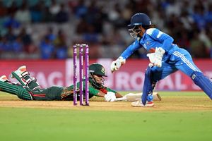 भारत-बांग्लादेश के बीच एक और सीरीज पर खतरा! राजनीतिक तनाव के कारण फिर टल सकता है दोनों टीमों का मुकाबला SportsTak Hindi