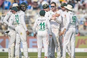 गुवाहाटी टेस्ट से ठीक पहले साउथ अफ्रीका को तगड़ा झटका, भारत को हराने वाला गेंदबाज हुआ चोटिल SportsTak Hindi