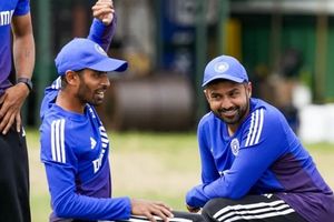 5 मैच, 100 की औसत और 602 रन, टीम इंडिया से 4 मैच बाद बाहर किए गए खिलाड़ी की धमाचौकड़ी, लगाया रनों का अंबार SportsTak Hindi