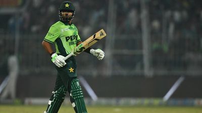 बाबर आजम की जिम्बाब्वे के खिलाफ फजीहत, इंटरनेशनल टी20 में 9वीं बार हुए डक पर आउट, शाहिद अफरीदी से निकले आगे SportsTak Hindi