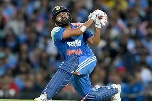 बड़ी खबर: रोहित शर्मा को वनडे में बड़ा झटका, साउथ अफ्रीका सीरीज से ठीक पहले हिटमैन ने गंवाया ताज SportsTak Hindi