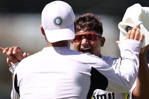 सरफराज खान का फील्डिंग में करिश्मा, 3 हैरतअंगेज कैच लपक कर सबको चौंकाया, मुंबई ने पुडुचेरी को पारी से रौंदा SportsTak Hindi