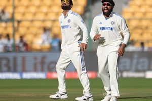 'कोहली-रोहित टेस्ट खेलना चाहते थे, मगर टीम के खराब माहौल के कारण संन्यास ले लिया', पूर्व भारतीय क्रिकेटर का सनसनीखेज बयान SportsTak Hindi